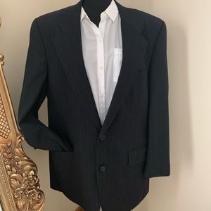 Stunning Men’s Burberry Suit Set